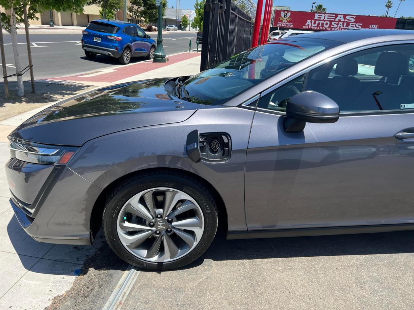 2019 DARK GRAY /BLACK Honda Clarity Touring Plug-In Hybrid (JHMZC5F32KC) with an 1.5L L4 DOHC 16V HYBRID engine, CVT transmission, located at 744 E Miner Ave, Stockton, CA, 95202, (209) 944-5770, 37.956863, -121.282082 - Photo#3